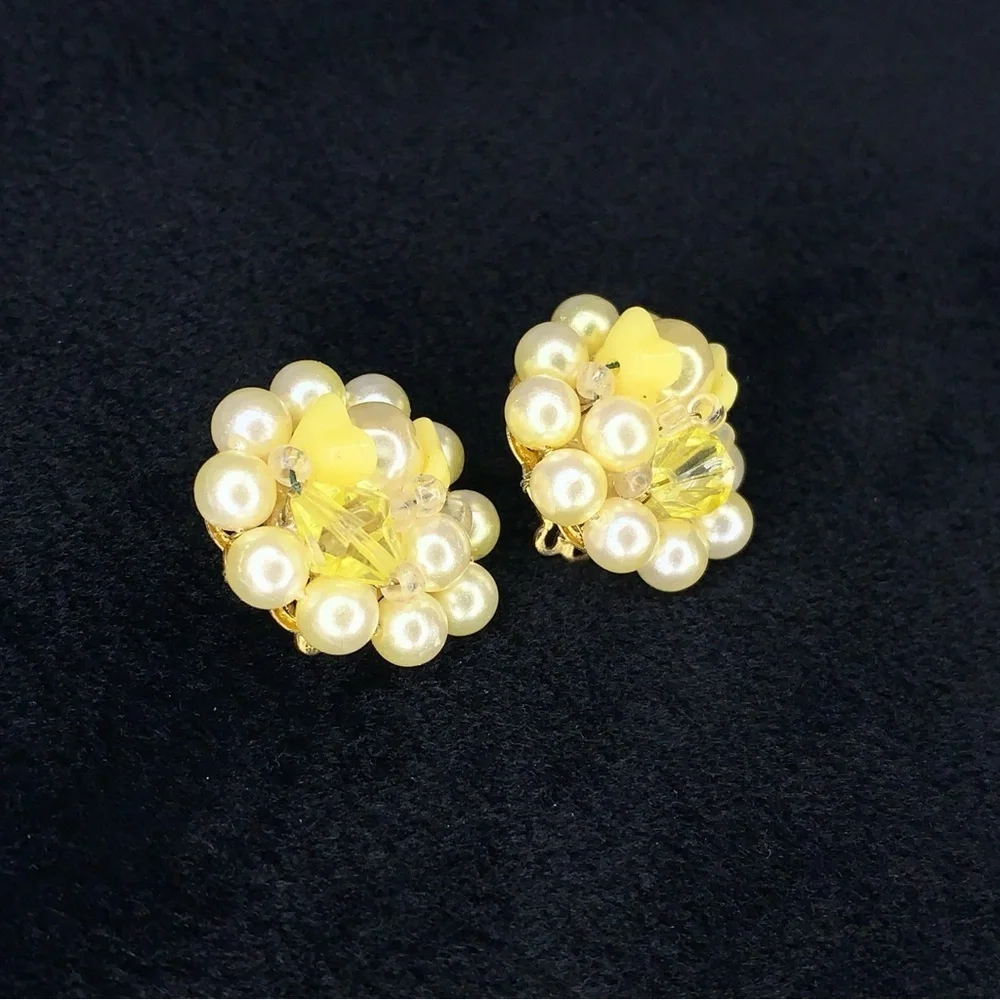 Vintage Ivory Pearl Glass Bead Clip On Earrings Made In Japan Wedding Formal